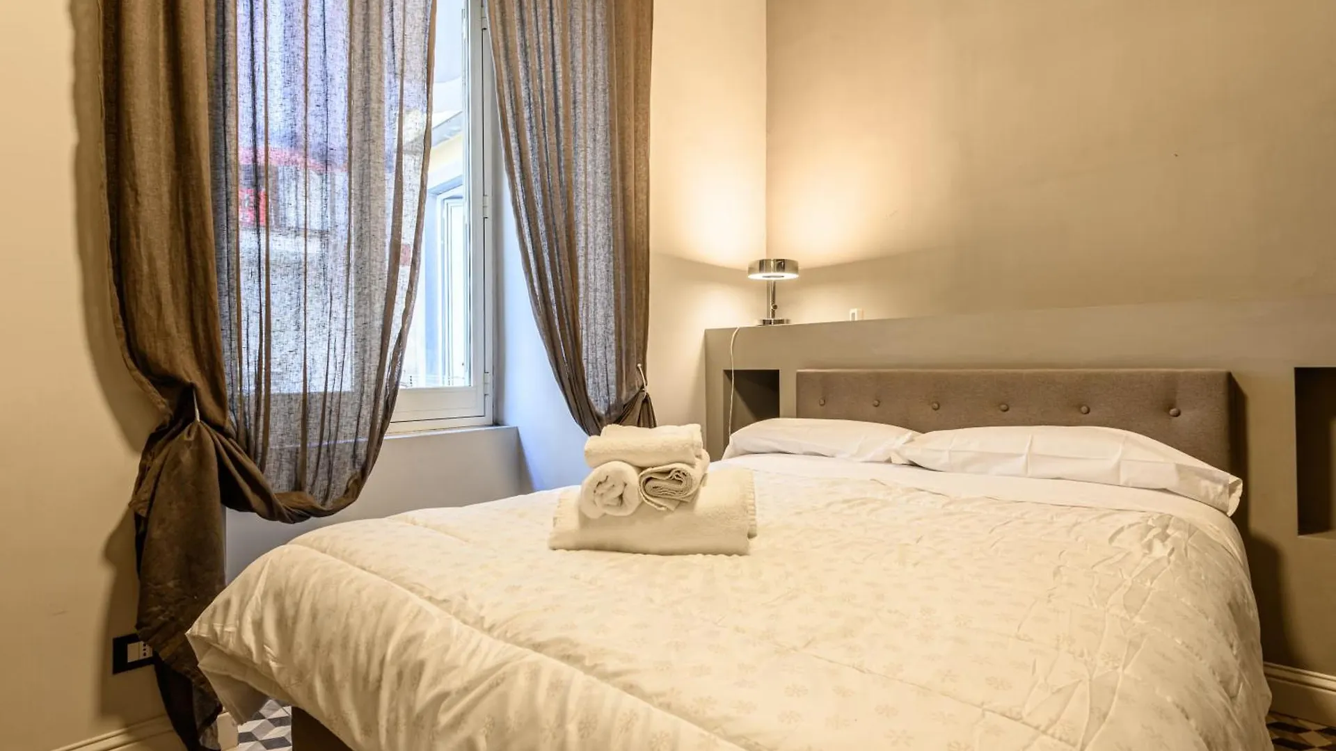 דירות נאפולי San Raimo Flat